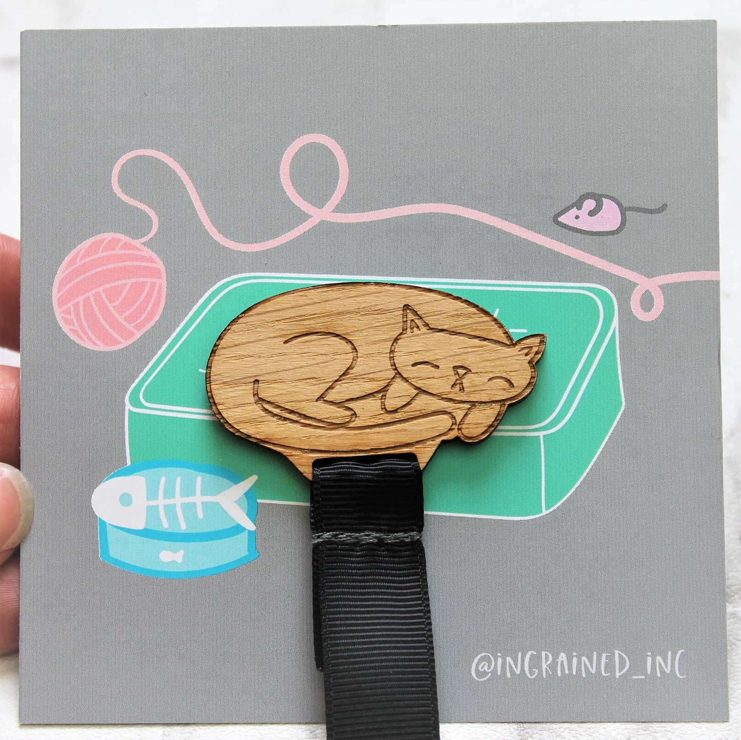 Sleepy cat bookmark book ribbon, made from wood, engraved with sleeping cat
