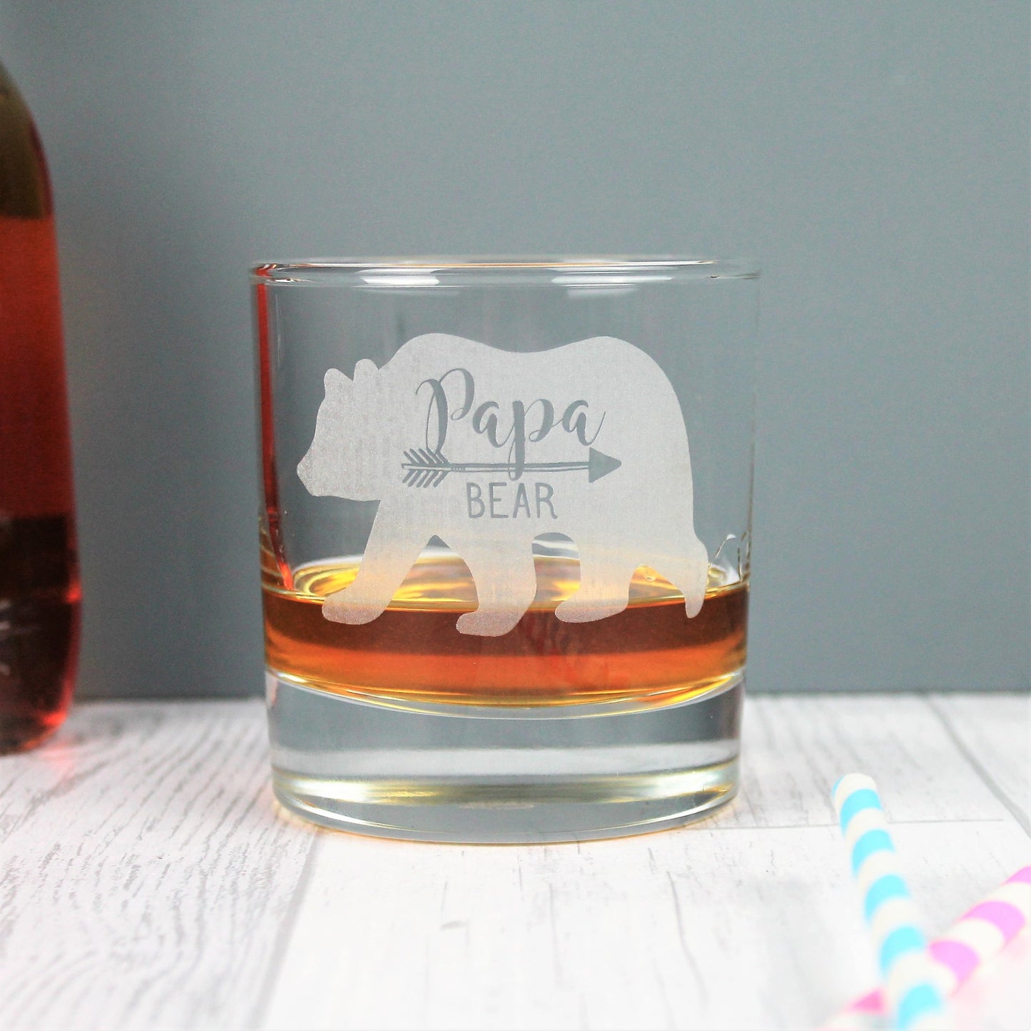 Engraved whisky glass with papa bear etched onto it with a bear design. Rustic whisky gift for dads birthday