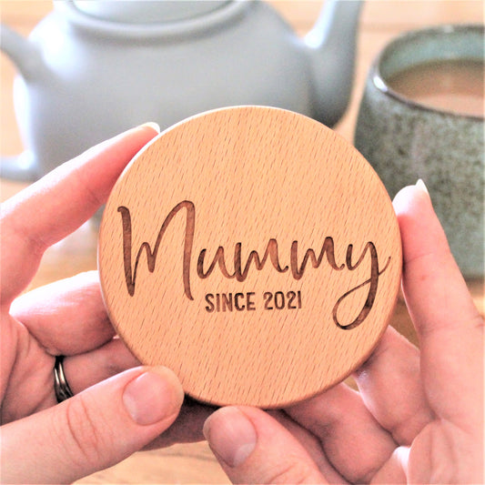 personalised mummy coaster that made from wooden and engraved 