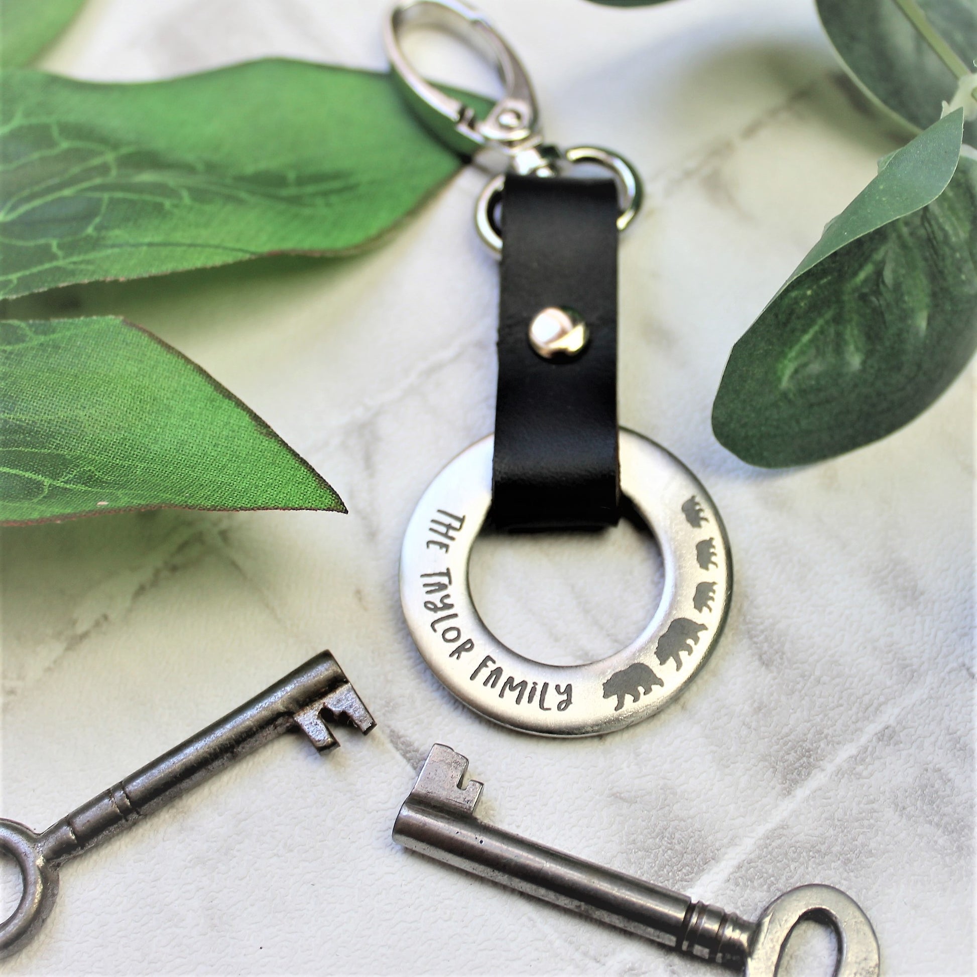 Custom metal keyring - fathers day gift - with surname and bear design